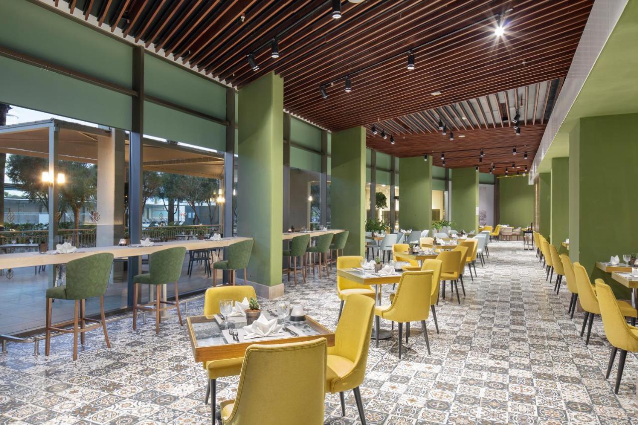 Nirvana Cosmopolitan Hotel - Convention & Sports Center アンタルヤ エクステリア 写真