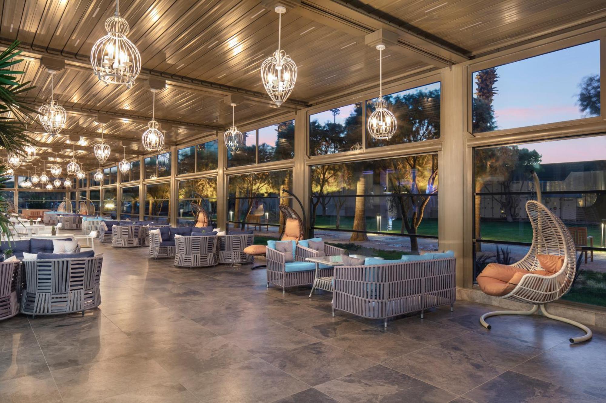 Nirvana Cosmopolitan Hotel - Convention & Sports Center アンタルヤ エクステリア 写真