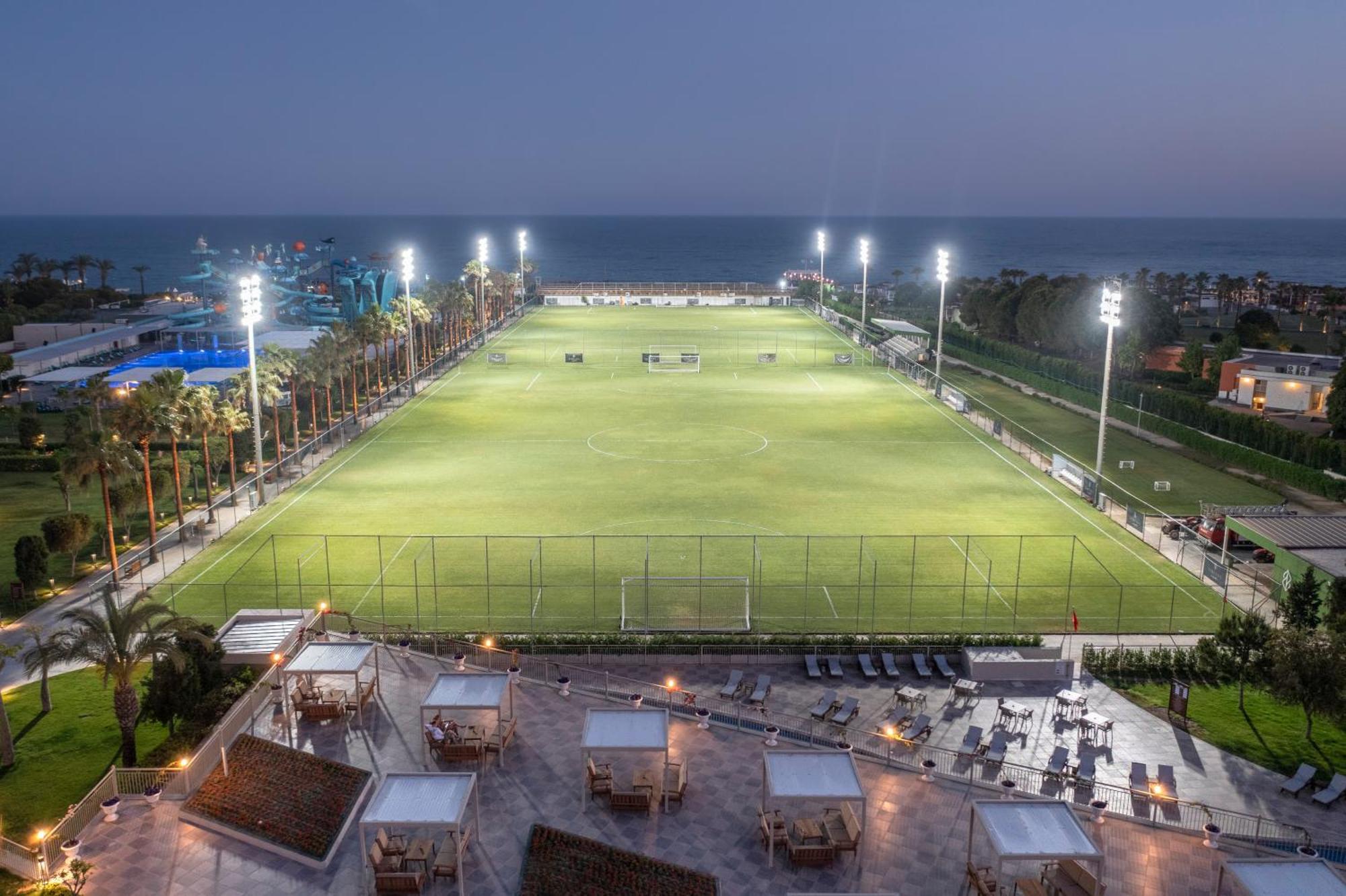 Nirvana Cosmopolitan Hotel - Convention & Sports Center アンタルヤ エクステリア 写真